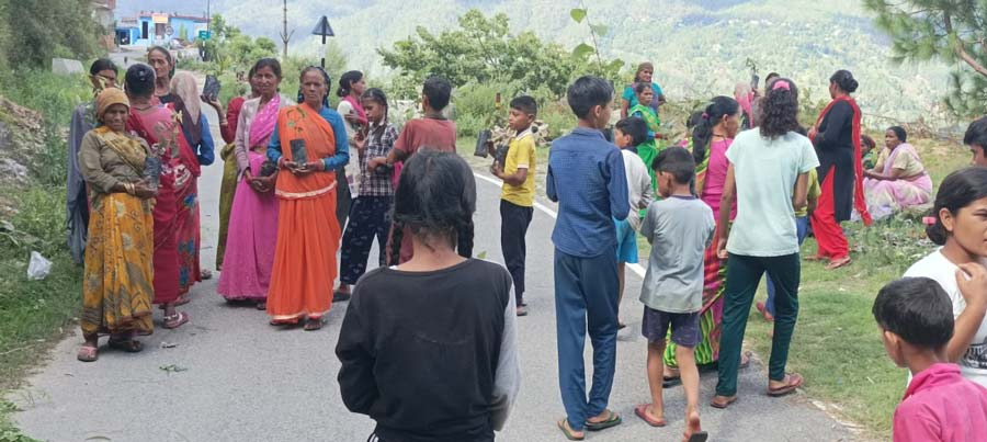 गांव नावली में वृक्षारोपण कार्यक्रम