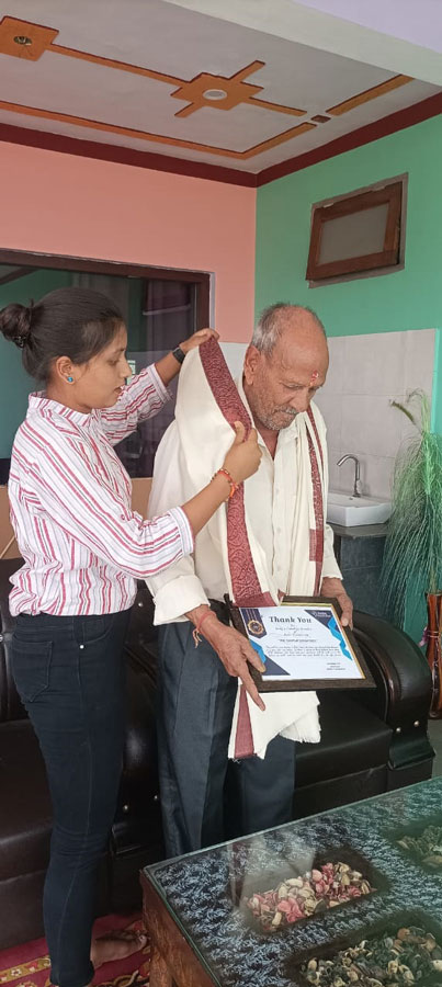 योगदान के लिए सम्मानित